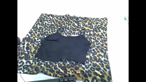 Snapshot of spicy_kittie chatting on November 1, 1:46 pm Kittle online show from November 1, 1:46 pm