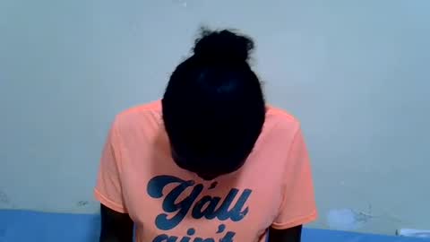 Snapshot of spicy_kittie chatting on June 24, 11:53 am Kittle online show from June 24, 11:53 am
