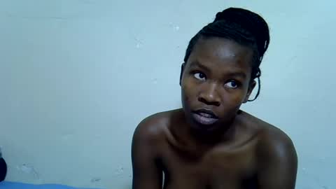 Snapshot of spicy_kittie chatting on July 19, 3:38 pm Kittle online show from July 19, 3:38 pm