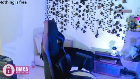 Snapshot of spicydollx_1 chatting on May 8, 3:17 pm Geraldin online show from May 8, 3:17 pm