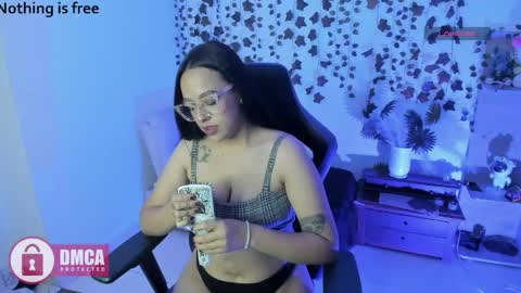 Snapshot of spicydollx_1 chatting on May 16, 7:34 pm Geraldin online show from May 16, 7:34 pm