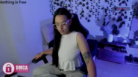 Snapshot of spicydollx_1 chatting on May 19, 3:51 pm Geraldin online show from May 19, 3:51 pm