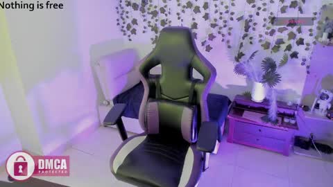 Snapshot of spicydollx_1 chatting on May 23, 2:21 pm Geraldin online show from May 23, 2:21 pm