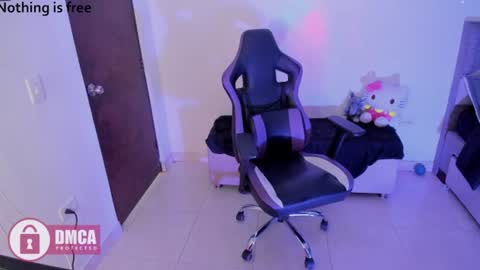 Snapshot of spicydollx_1 chatting on June 10, 4:39 pm Geraldin online show from June 10, 4:39 pm