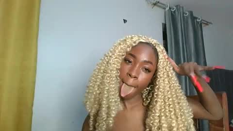 Snapshot of spicyshante chatting on January 14, 8:25 pm Shante online show from January 14, 8:25 pm