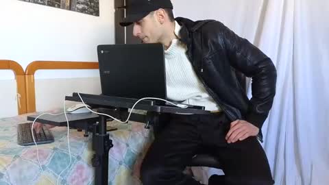 Marco. When Im offline you can view premium content in bio online show from February 6, 12:16 pm