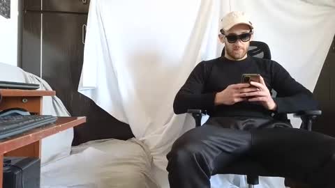 Marco. When Im offline you can view premium content in bio online show from November 16, 8:53 am