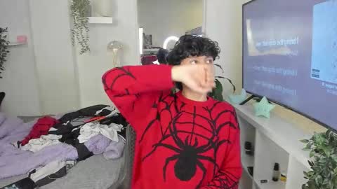 Snapshot of spider_baby_ chatting on November 27, 10:34 pm spider_baby_ online show from November 27, 10:34 pm