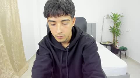 Snapshot of spider_master77 chatting on March 2, 3:13 am spider master online show from March 2, 3:13 am