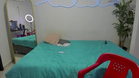 Snapshot of spider_master77 chatting on December 20, 5:14 am spider master online show from December 20, 5:14 am