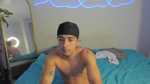 Snapshot of spider_master77 chatting on January 9, 5:43 am spider master online show from January 9, 5:43 am