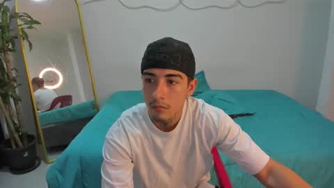 Snapshot of spider_master77 chatting on January 10, 10:03 pm spider master online show from January 10, 10:03 pm