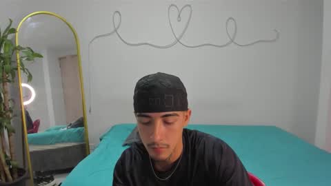 Snapshot of spider_master77 chatting on January 13, 11:43 pm spider master online show from January 13, 11:43 pm