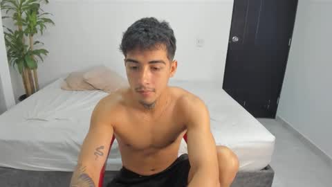 Snapshot of spider_master77 chatting on February 21, 12:55 am spider master online show from February 21, 12:55 am