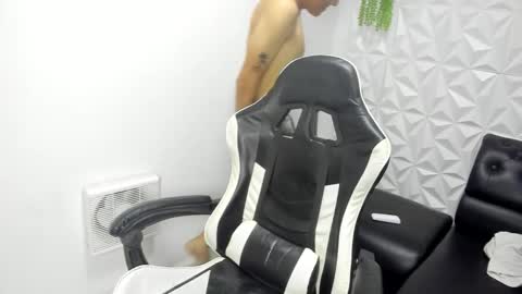 spiderdann_01 online show from March 10, 6:46 pm