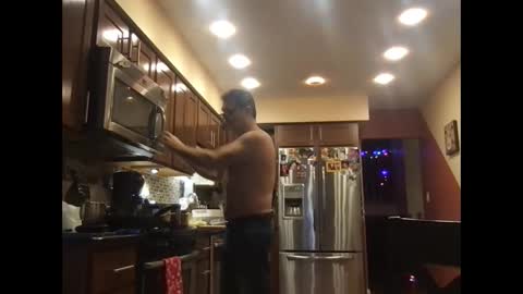 Snapshot of spike69old chatting on December 18, 9:29 pm spike69old online show from December 18, 9:29 pm