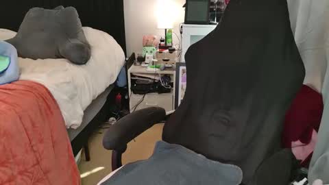 Snapshot of spikedbella chatting on February 27, 10:32 pm SpikedBella Same on all socials and OF online show from February 27, 10:32 pm