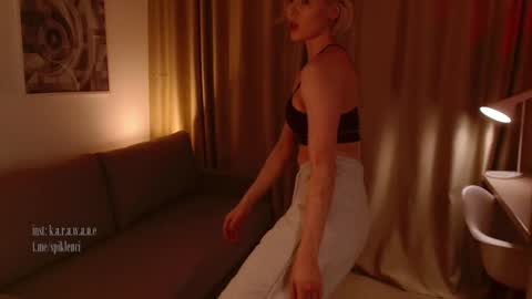 Elizabeth online show from February 26, 5:50 pm