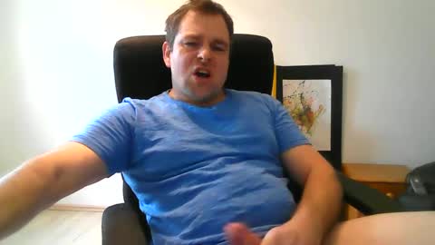 Snapshot of spirit_2706 chatting on December 19, 10:45 am spirit_2706 online show from December 19, 10:45 am