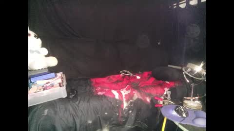 Snapshot of splashh_queen317 chatting on December 4, 7:06 am Daddy His Splash Queen online show from December 4, 7:06 am