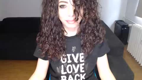 Snapshot of spoiled__doll chatting on December 11, 11:19 am Doll online show from December 11, 11:19 am