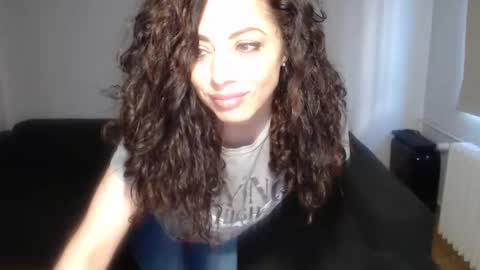 Snapshot of spoiled__doll chatting on December 12, 7:19 am Doll online show from December 12, 7:19 am