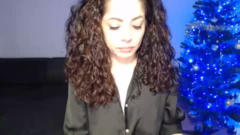 Snapshot of spoiled__doll chatting on December 21, 5:14 am Doll online show from December 21, 5:14 am