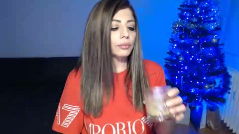 Snapshot of spoiled__doll chatting on December 26, 3:16 am Doll online show from December 26, 3:16 am