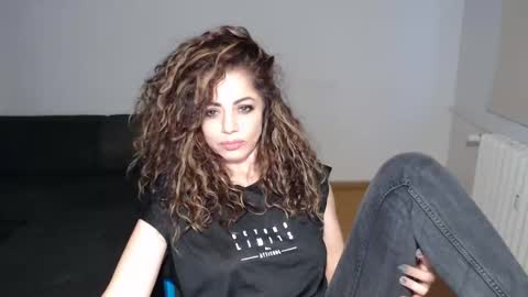 Snapshot of spoiled__doll chatting on January 27, 3:18 pm Doll online show from January 27, 3:18 pm