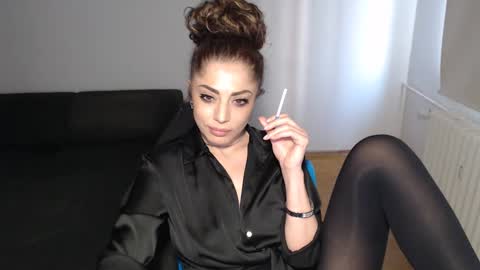 Snapshot of spoiled__doll chatting on March 10, 2:37 pm Doll online show from March 10, 2:37 pm