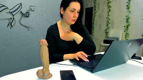 Lilith online show from January 8, 7:16 pm