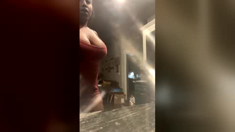 Snapshot of spoilprincesschloee chatting on December 23, 1:14 am spoilprincesschloee online show from December 23, 1:14 am