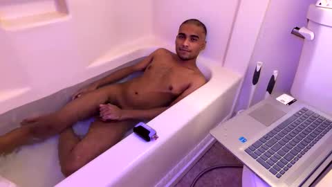 Snapshot of spoiltheprince chatting on November 9, 1:59 am spoiltheprince online show from November 9, 1:59 am