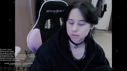 Snapshot of spookybat chatting on December 7, 3:36 am Shio online show from December 7, 3:36 am