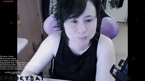 Snapshot of spookybat chatting on January 14, 3:11 am Shio online show from January 14, 3:11 am