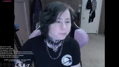 Snapshot of spookybat chatting on March 5, 2:57 am Shio online show from March 5, 2:57 am