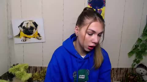 Snapshot of sport_tall_karina chatting on December 10, 11:00 am Karina online show from December 10, 11:00 am