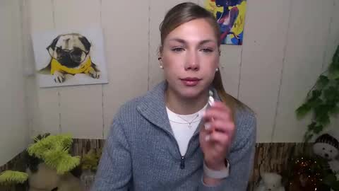 Snapshot of sport_tall_karina chatting on December 20, 8:28 am Karina online show from December 20, 8:28 am