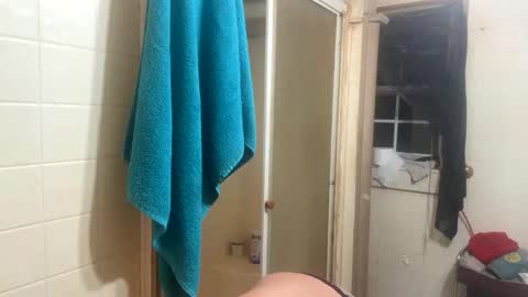 Snapshot of spotlight19955 chatting on December 1, 7:02 am TN stuf online show from December 1, 7:02 am