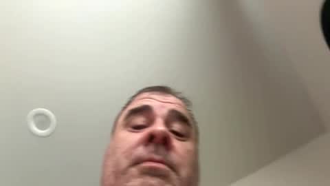 Snapshot of sprtsnut33 chatting on November 15, 6:04 pm sprtsnut33 online show from November 15, 6:04 pm