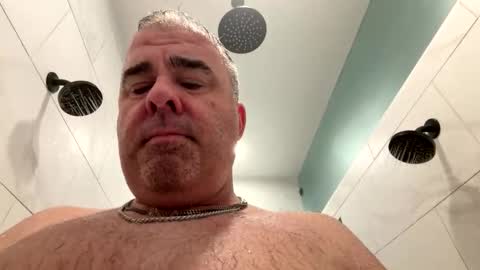 Snapshot of sprtsnut33 chatting on April 13, 3:17 pm sprtsnut33 online show from April 13, 3:17 pm