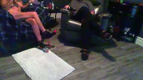 Snapshot of sqrtshow chatting on May 31, 9:38 pm sqrtshow online show from May 31, 9:38 pm