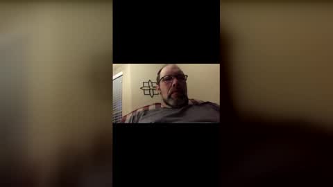 Snapshot of squirreldiamond chatting on April 2, 11:30 am squirreldiamond online show from April 2, 11:30 am
