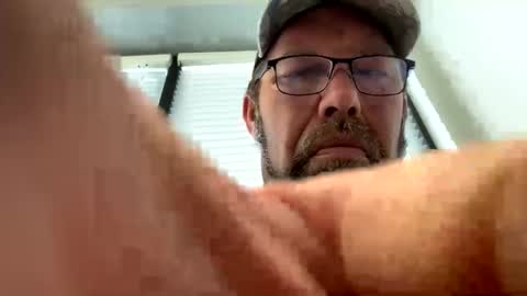 Snapshot of squirreldiamond chatting on May 14, 11:33 pm squirreldiamond online show from May 14, 11:33 pm