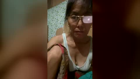 Snapshot of squirt0120 chatting on June 8, 1:44 pm squirt0120 online show from June 8, 1:44 pm