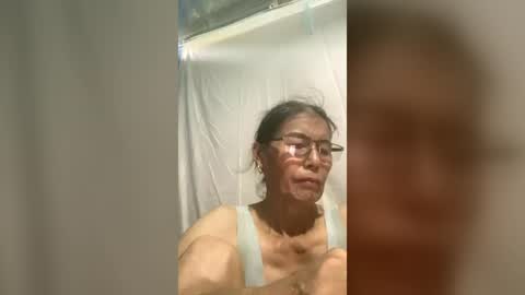 Snapshot of squirt0120 chatting on July 14, 4:06 am squirt0120 online show from July 14, 4:06 am