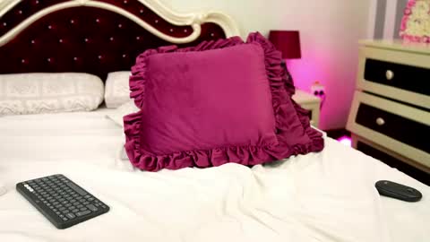Snapshot of squirt_bunny69 chatting on May 27, 1:57 am Stacy online show from May 27, 1:57 am