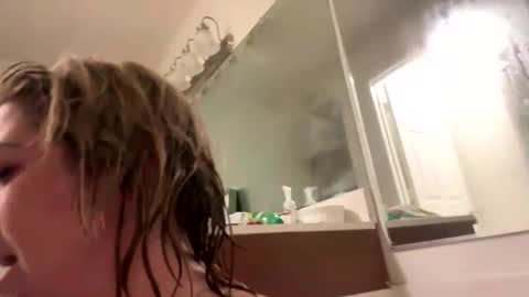 Snapshot of squirtinshawty chatting on November 2, 6:38 am squirtinshawty online show from November 2, 6:38 am