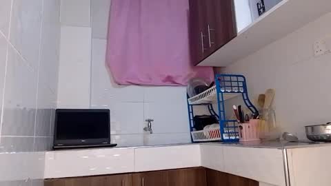 Snapshot of squirtqueen333 chatting on December 4, 6:50 pm shana online show from December 4, 6:50 pm