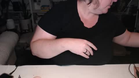 Snapshot of squirtymilfjess chatting on November 11, 12:21 am Messi Jessi online show from November 11, 12:21 am